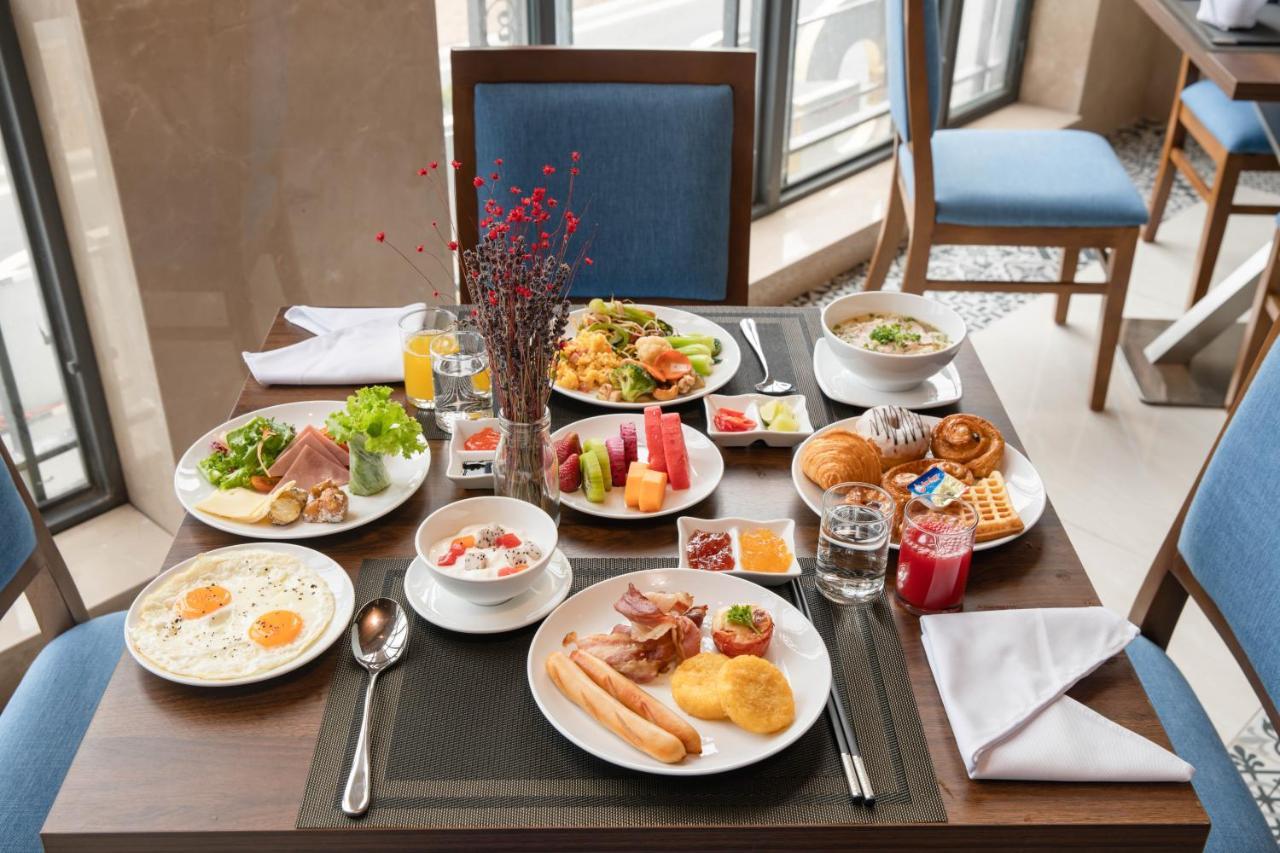 Gold Plaza Hotel 4*